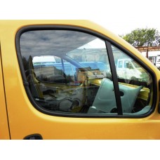 Стекло двери передние Renault Trafic Opel Vivaro Nissan Primastar Трафик.